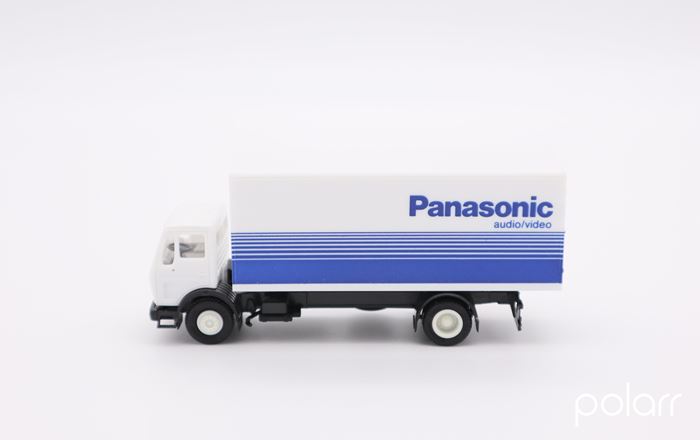 Mercedes lastbil 'Panasonic'