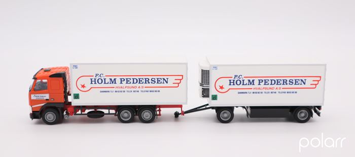Volvo lastbil med hænger 'Holm Pedersen'